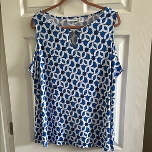 Susan Graver Blue and White Sleeveless Blouse with Cut Out Design 2X